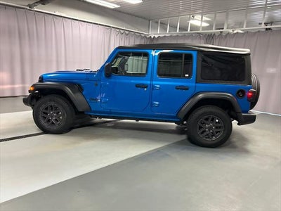 2025 Jeep Wrangler 4-Door Summit 4x4