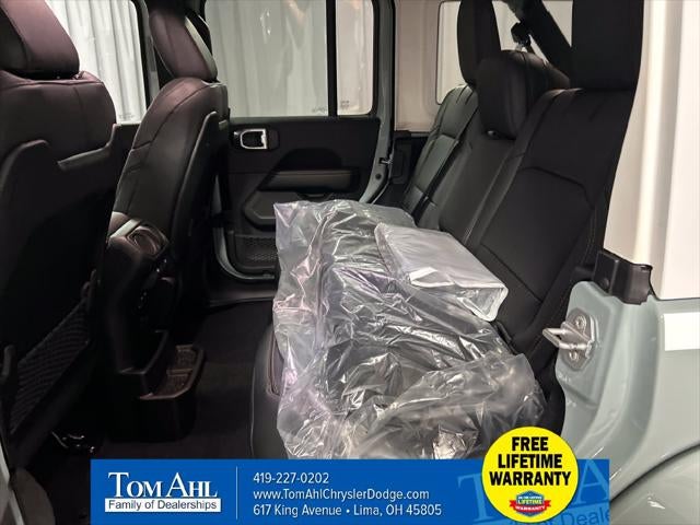2027 Jeep Wrangler WRANGLER 4-DOOR SAHARA