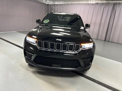 2025 Jeep Grand Cherokee Laredo 4x4