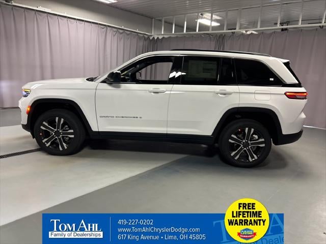 2027 Jeep Grand Cherokee GRAND CHEROKEE LAREDO X 4X4