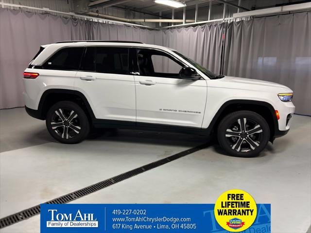 2027 Jeep Grand Cherokee GRAND CHEROKEE LAREDO X 4X4