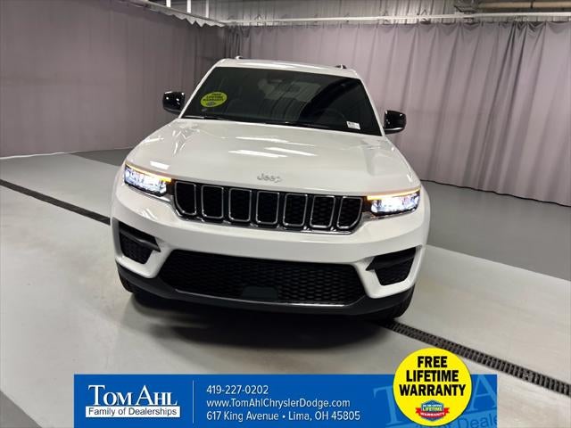 2027 Jeep Grand Cherokee GRAND CHEROKEE LAREDO 4X4