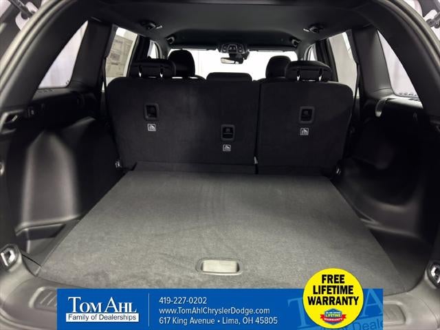 2027 Jeep Grand Cherokee GRAND CHEROKEE LAREDO 4X4