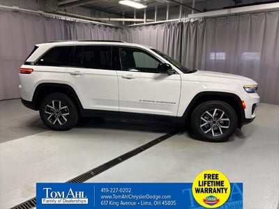 2027 Jeep Grand Cherokee GRAND CHEROKEE LAREDO 4X4