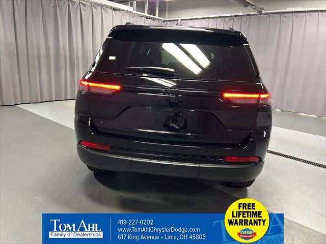 2027 Jeep Grand Cherokee GRAND CHEROKEE LAREDO X 4X4