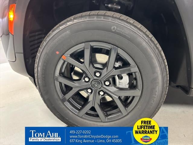 2027 Jeep Grand Cherokee GRAND CHEROKEE LAREDO X 4X4