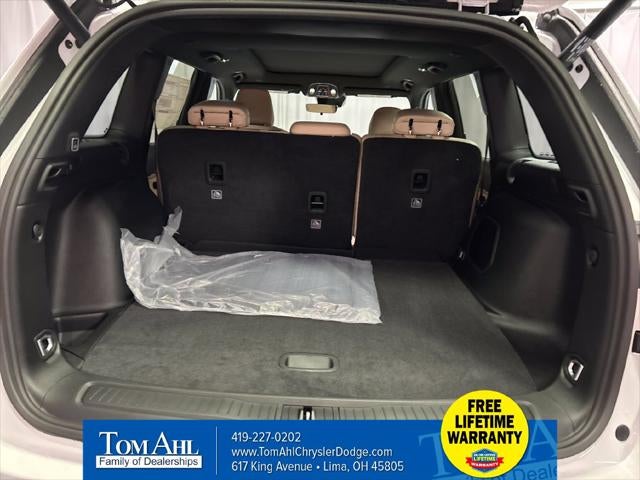 2027 Jeep Grand Cherokee GRAND CHEROKEE LIMITED 4X4