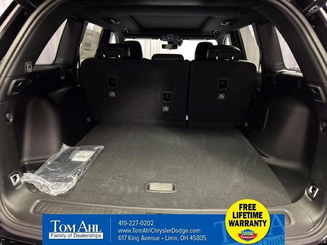 2027 Jeep Grand Cherokee GRAND CHEROKEE LIMITED RESERVE 4X4