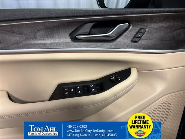 2027 Jeep Grand Cherokee GRAND CHEROKEE L LIMITED 4X4