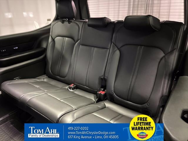 2027 Jeep Grand Wagoneer GRAND WAGONEER UPLAND 4X4
