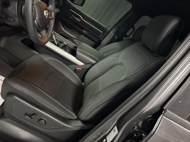 2025 RAM 1500 Big Horn Crew Cab 4x4 5'7' Box