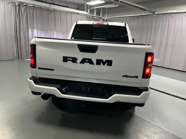 2025 RAM 1500 Big Horn Crew Cab 4x4 5'7' Box