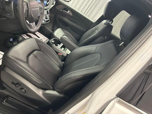 2027 Chrysler Pacifica PACIFICA SELECT