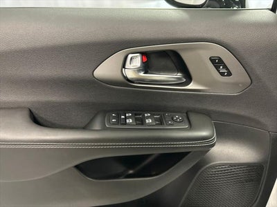 2027 Chrysler Pacifica PACIFICA SELECT