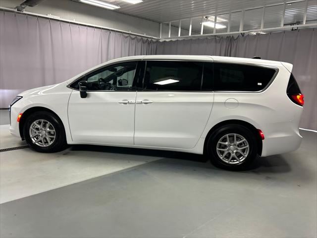 2027 Chrysler Pacifica PACIFICA SELECT
