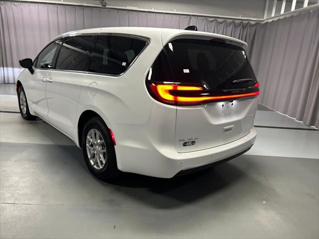 2027 Chrysler Pacifica PACIFICA SELECT