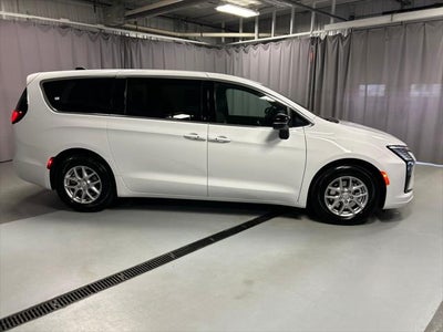 2027 Chrysler Pacifica PACIFICA SELECT