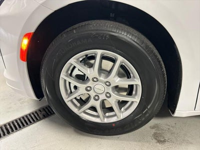 2027 Chrysler Pacifica PACIFICA SELECT