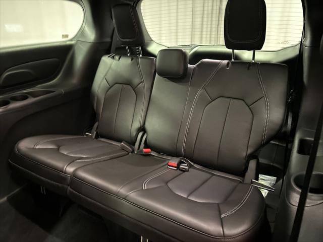 2027 Chrysler Pacifica PACIFICA SELECT
