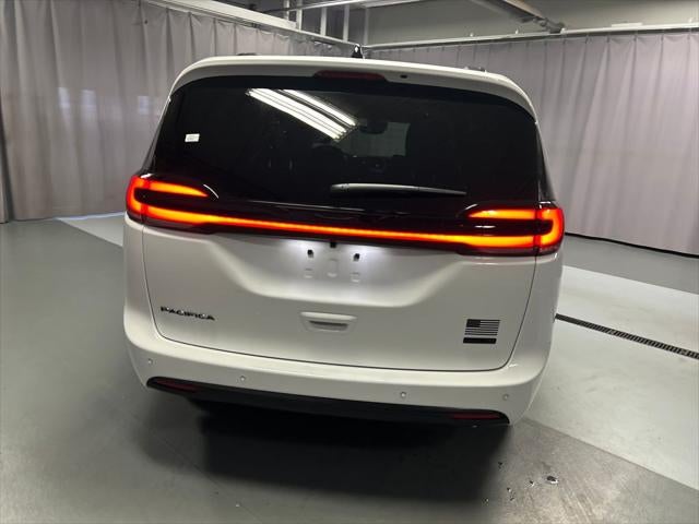 2027 Chrysler Pacifica PACIFICA SELECT