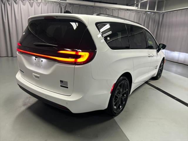 2027 Chrysler Pacifica PACIFICA SELECT