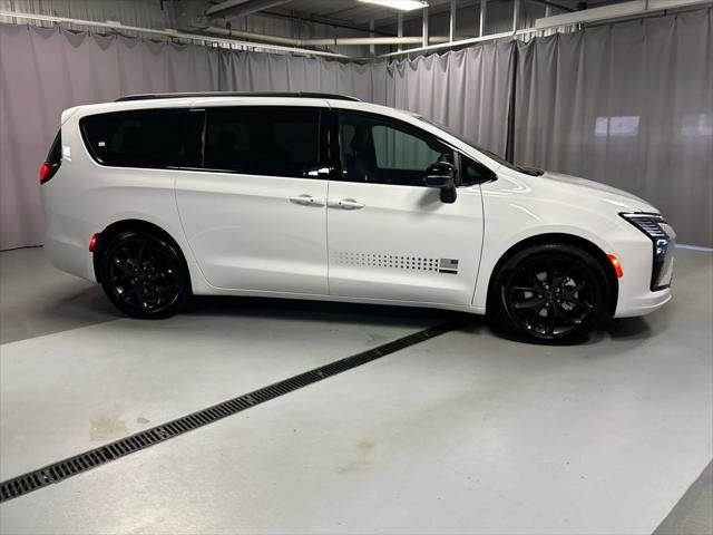 2027 Chrysler Pacifica PACIFICA SELECT