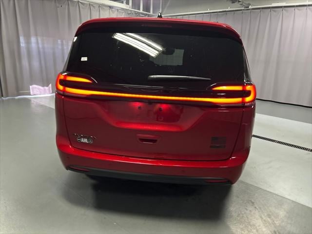 2027 Chrysler Pacifica PACIFICA SELECT