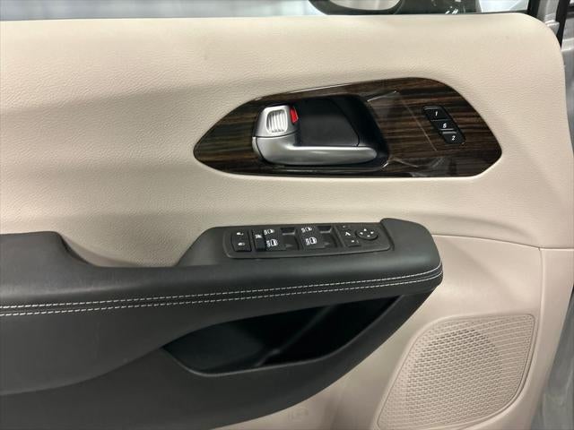 2024 Chrysler Pacifica Limited AWD