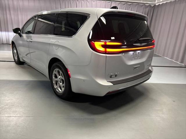 2024 Chrysler Pacifica Limited AWD