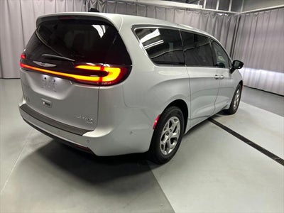 2024 Chrysler Pacifica Limited AWD