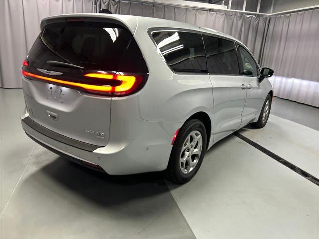 2024 Chrysler Pacifica Limited AWD
