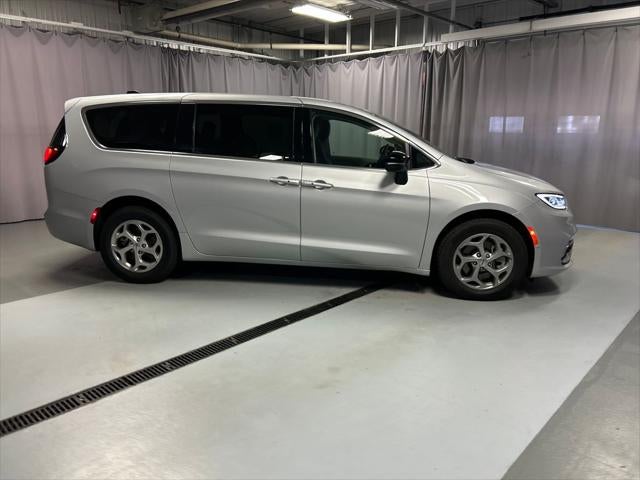 2024 Chrysler Pacifica Limited AWD