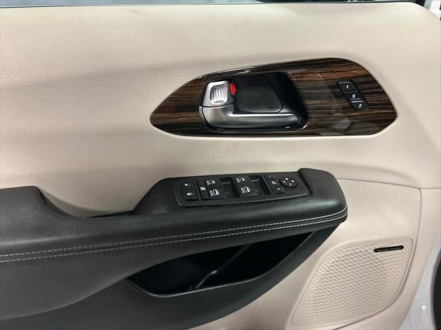 2024 Chrysler Pacifica Limited AWD