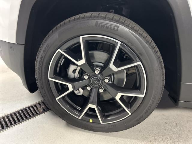 2027 Jeep Cherokee CHEROKEE OVERLAND 4X4