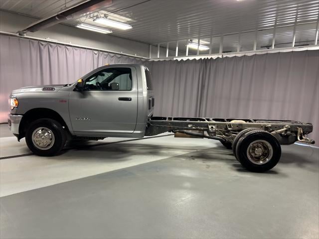 2022 RAM 3500 Chassis Tradesman/SLT