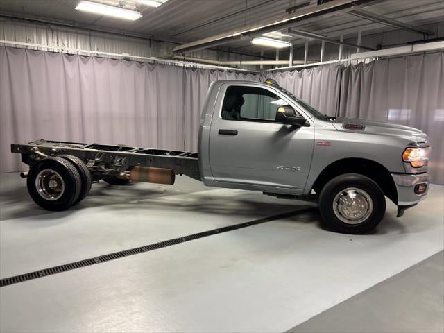 2022 RAM 3500 Chassis Tradesman/SLT